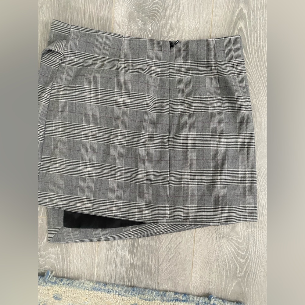 Adorable plaid forever 21 skirt - Picture 2 of 4